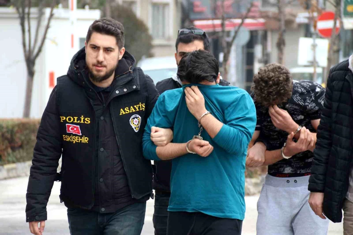 Ayşenur'un katil zanlısı "Silahı elinden almaya çalışırken tetiğe dokunmuşum" diyerek savunma yaptı