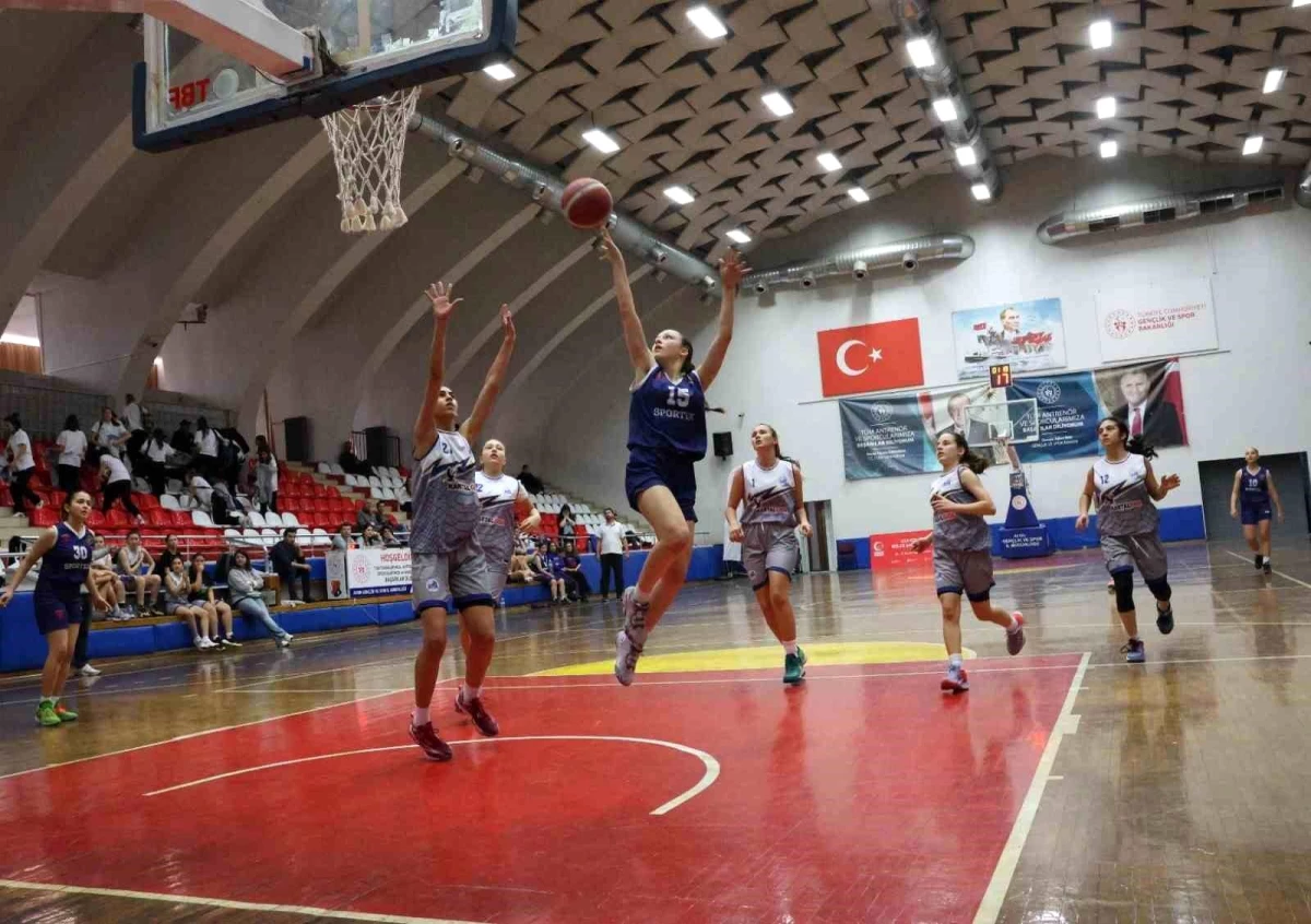 Aydın’da U16 Kızlar Basketbol Bölge Şampiyonası Tamamlandı