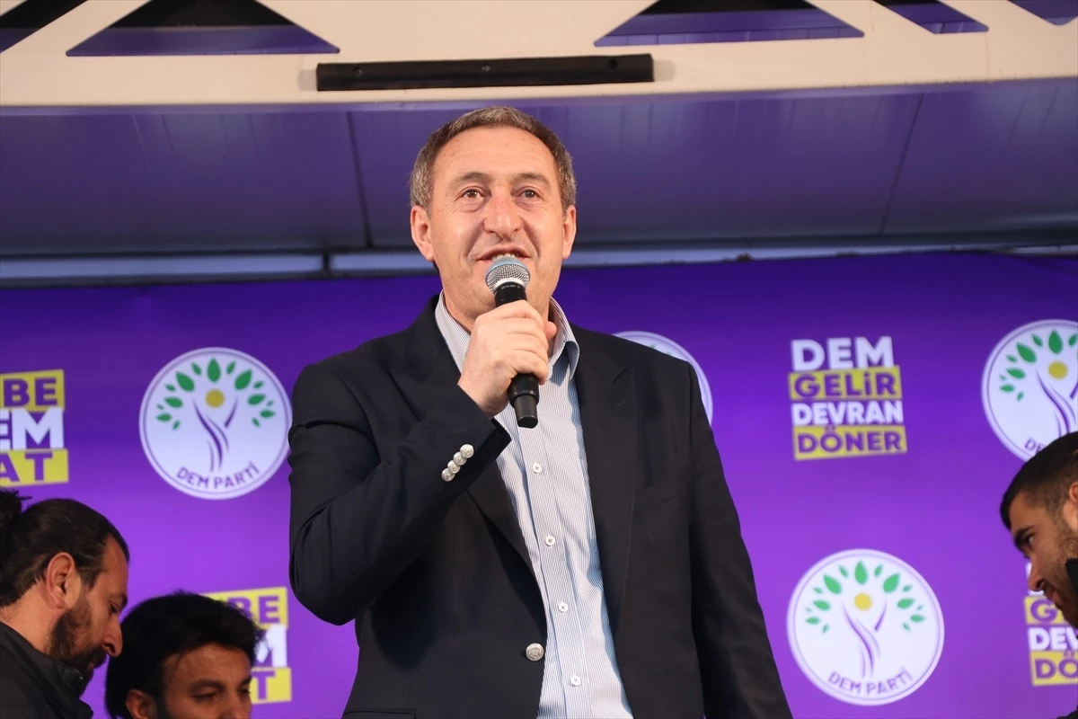 DEM Parti Eş Genel Başkanı Tuncer Bakırhan, Siirt'te miting düzenledi