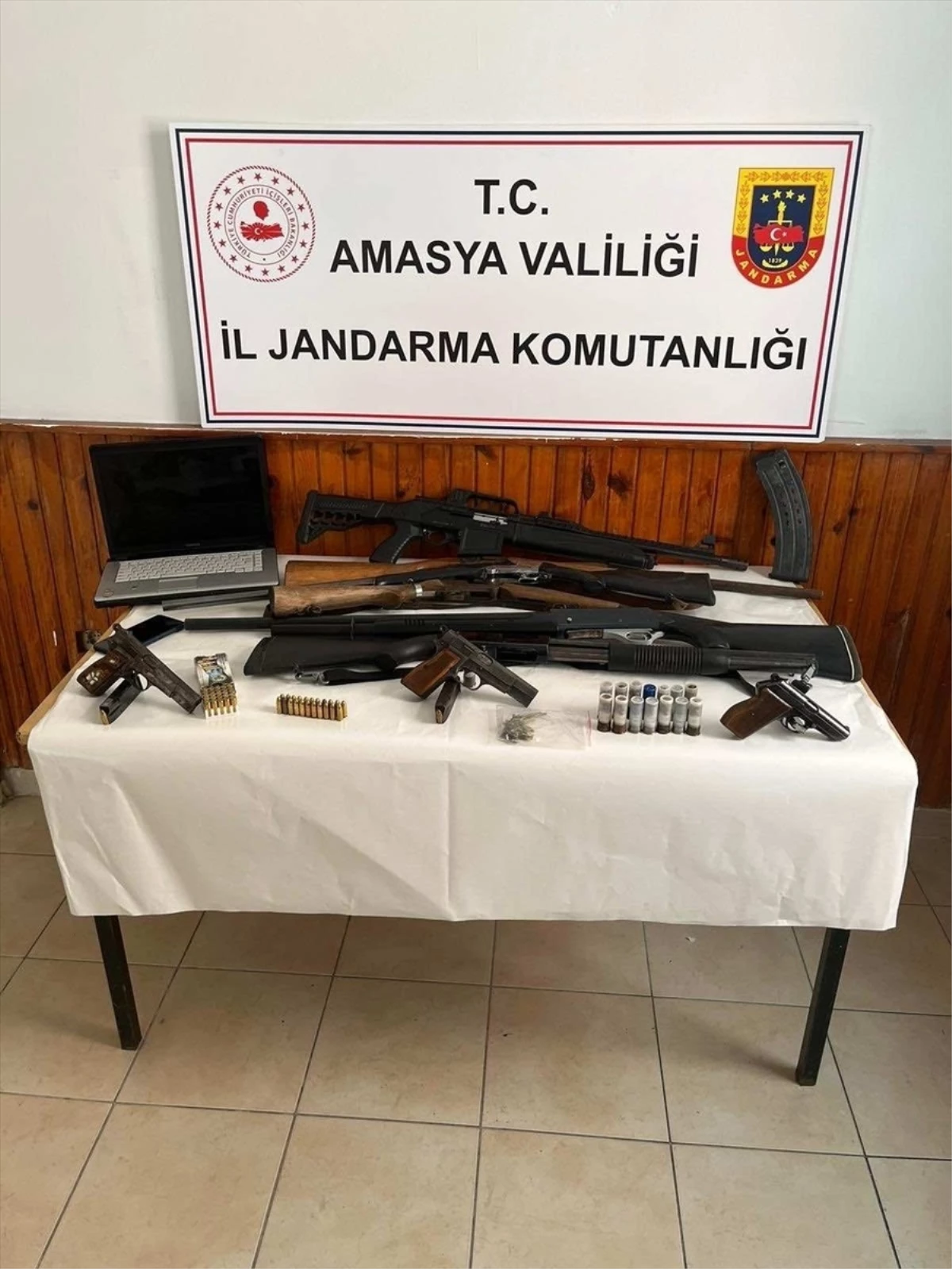 Amasya'da silah kaçakçılığı operasyonu: 2 gözaltı