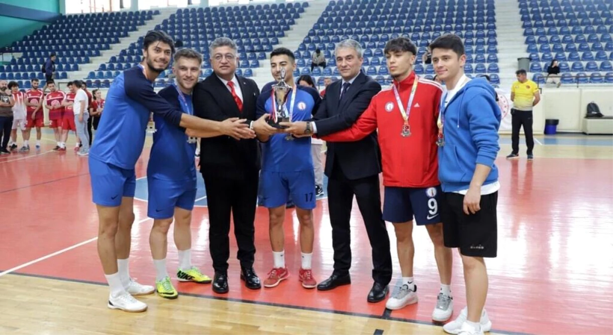 DPÜ Ayak Tenisi Türkiye Şampiyonası'nda ikinci oldu