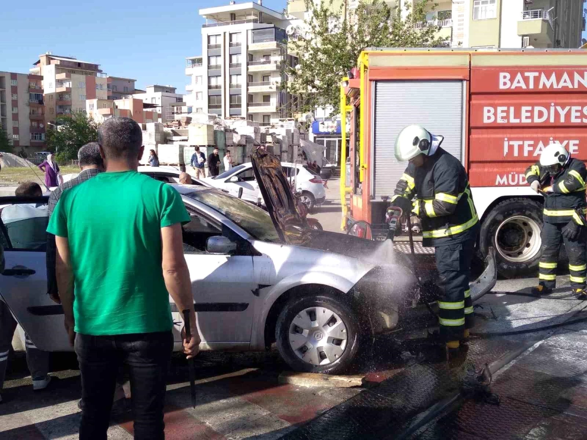 Batman’da seyir halindeki otomobilde çıkan yangın söndürüldü