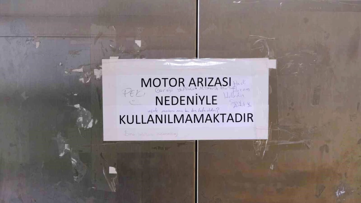 Eskişehir'deki bir yurtta asansör arızası komik diyaloğa sebep oldu