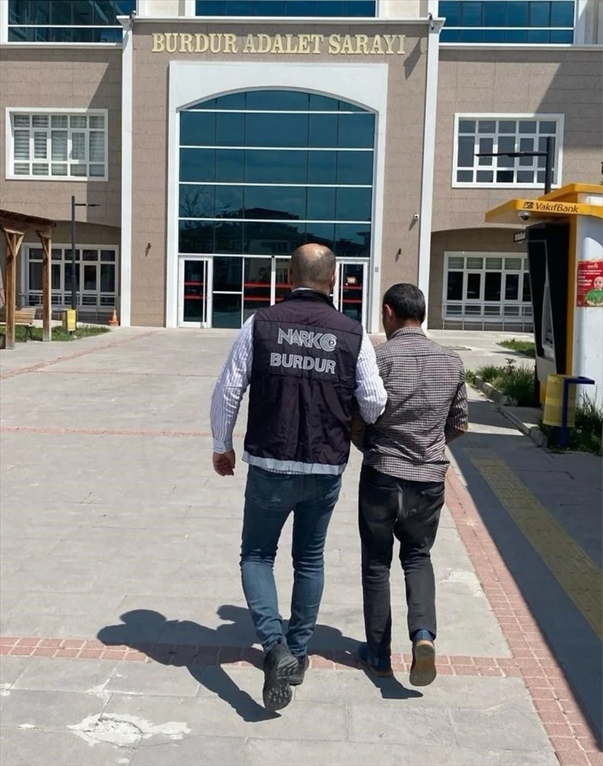 Burdur’da Uyuşturucu Operasyonu: 2 Tutuklama
