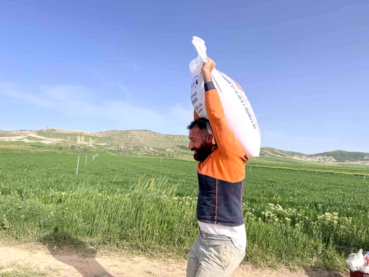 Mardin'deki Çiftçilerden Gübre Torbası Talebi
