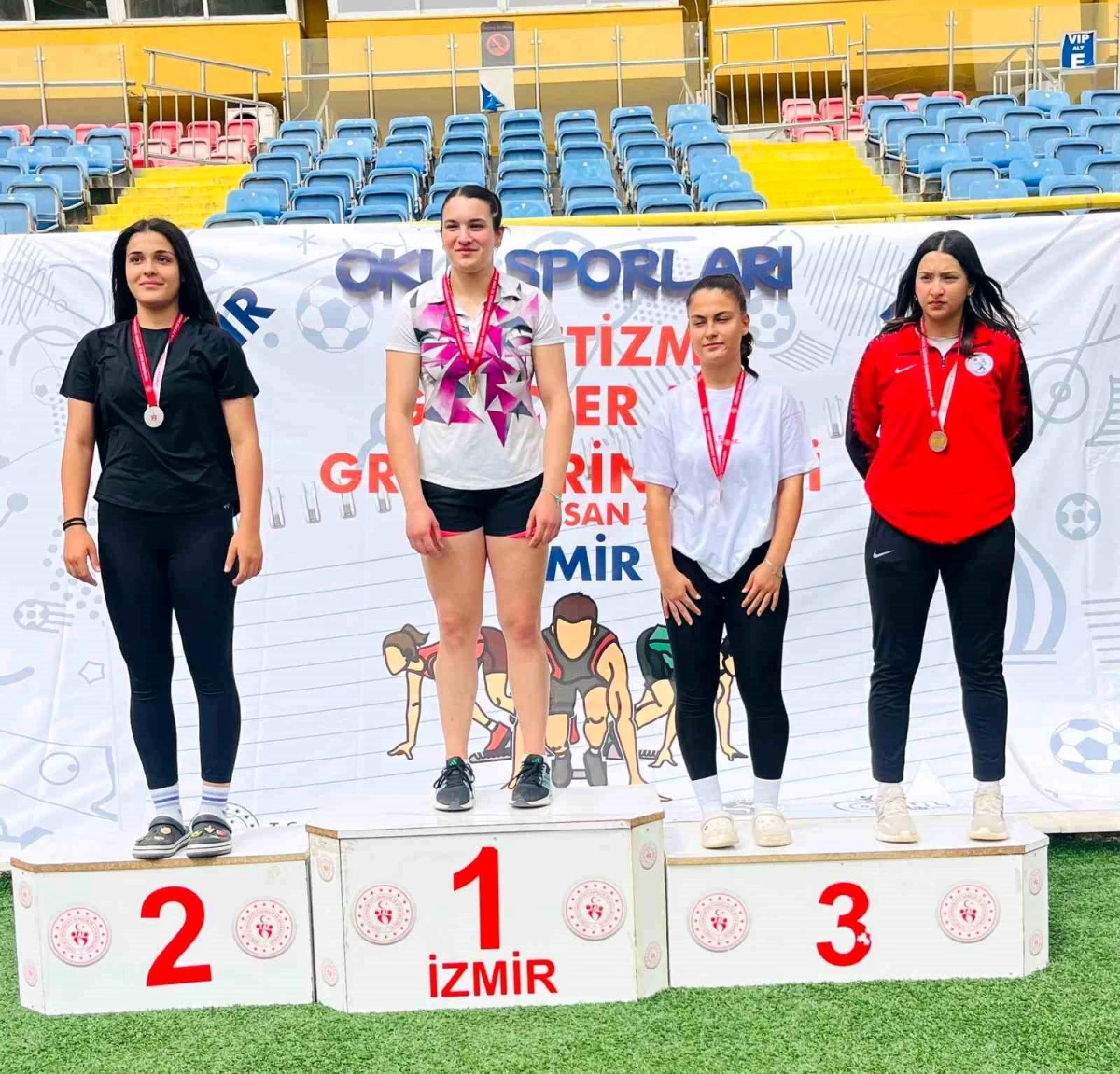 Erdek Atletik NYZ Spor Kulübü Öğrencileri İzmir'de Derece Aldı