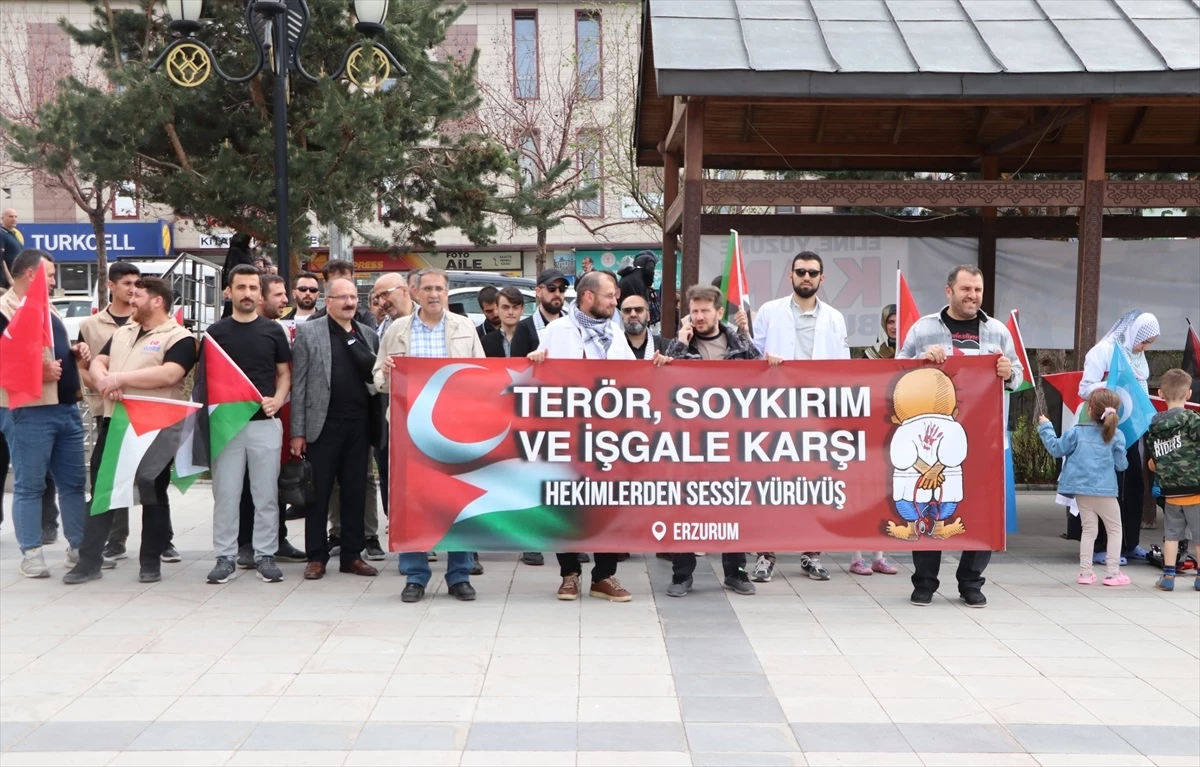 Erzurum’da Sağlık Çalışanları İsrail’in Gazze Saldırılarını Protesto Etti