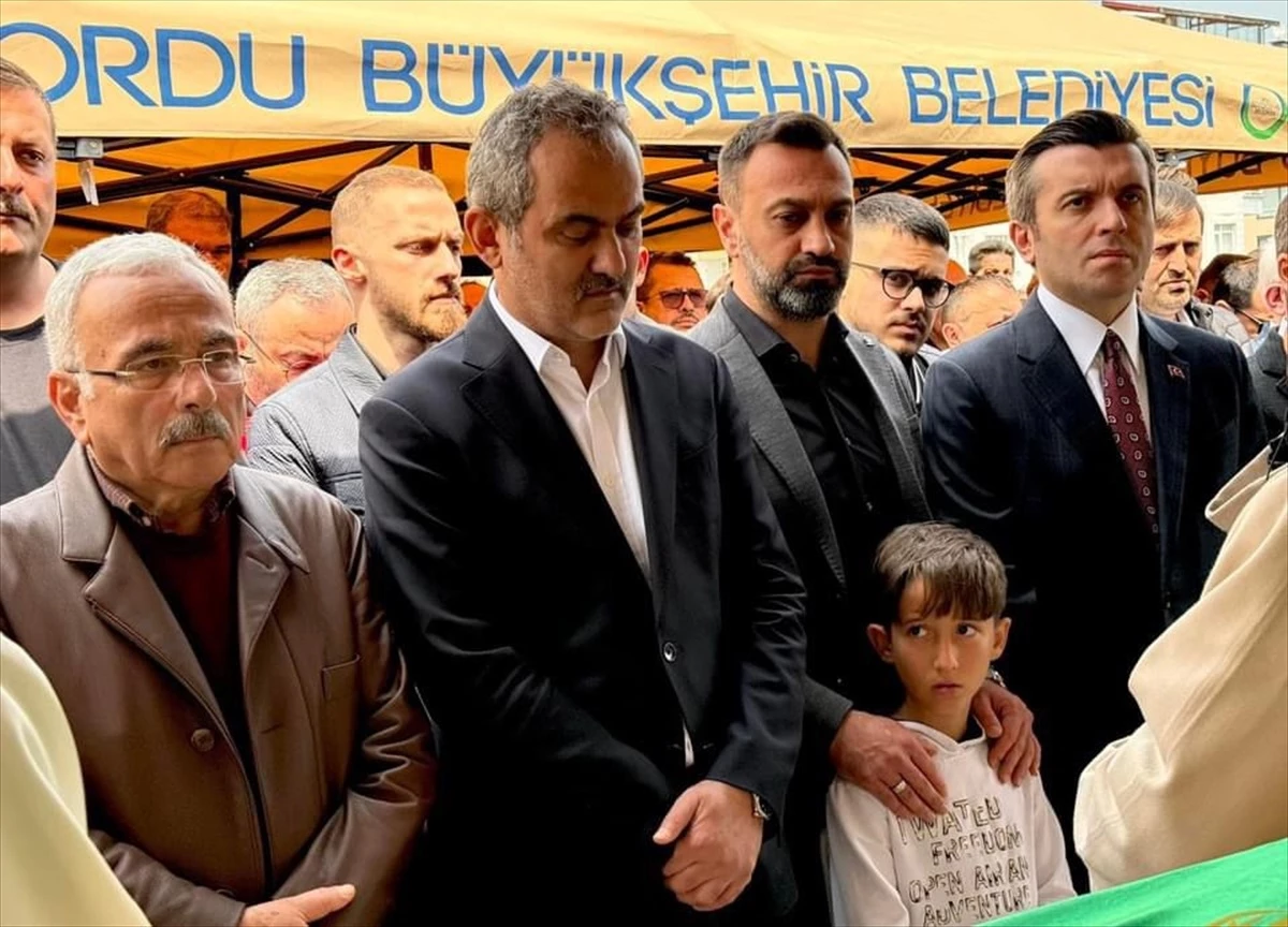 Eski AK Parti Altınordu İlçe Başkanı Cihan Erken’in Cenazesi Toprağa Verildi