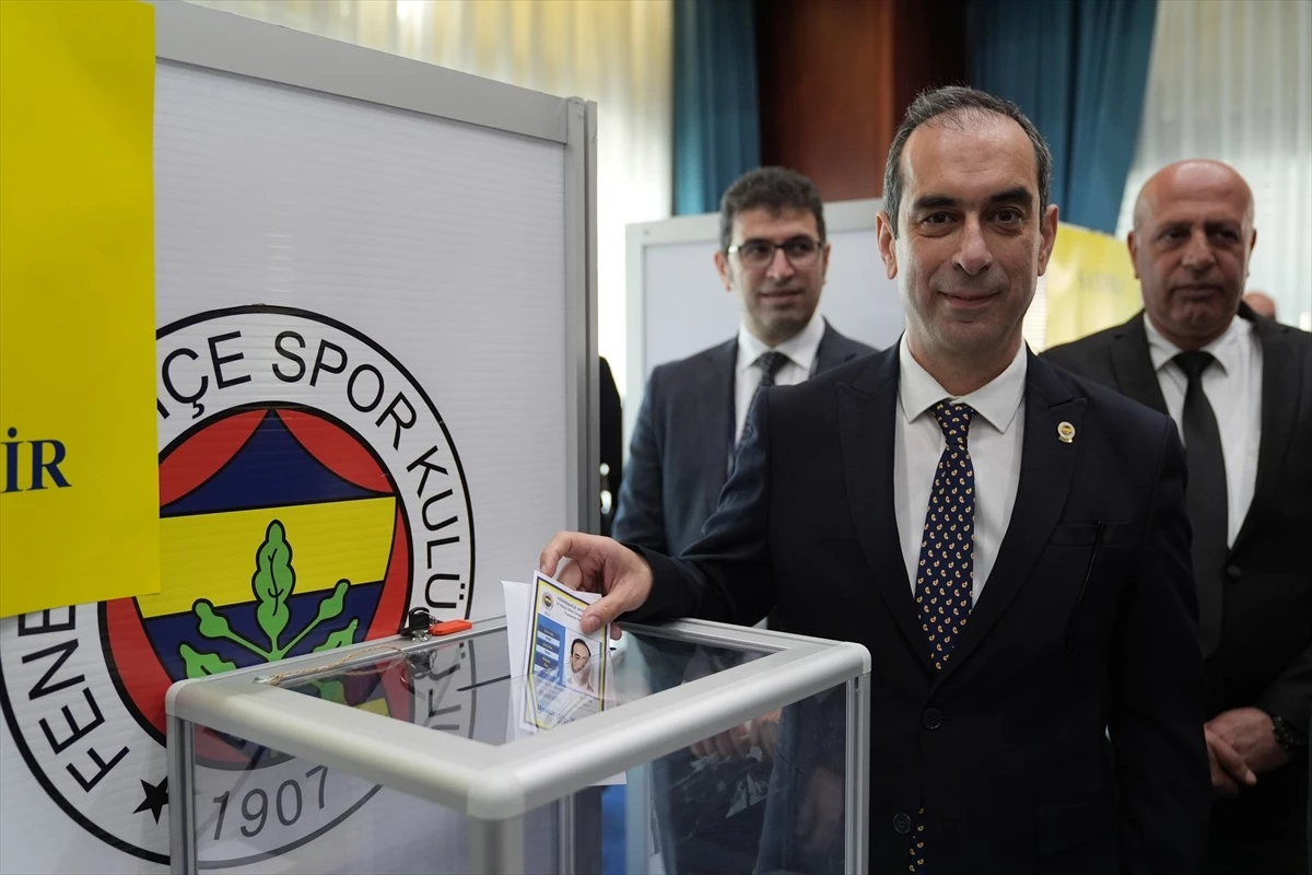 Fenerbahçe Kulübü Yüksek Divan Kurulu Başkanlık Seçiminde Adaylar Oy Kullandı