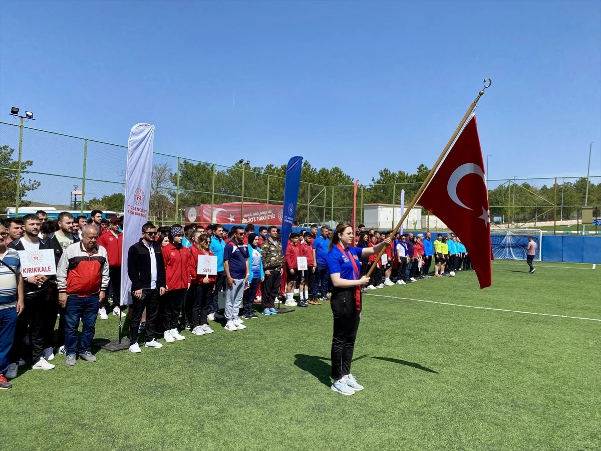 Gençlik Merkezleri İç Anadolu Bölge Şampiyonası Kırşehir'de Başladı