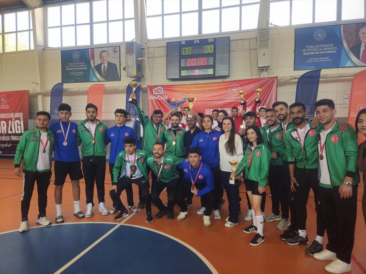 Gençlik Merkezleri İç Anadolu Bölge Şampiyonası Kırşehir’de Son Buldu