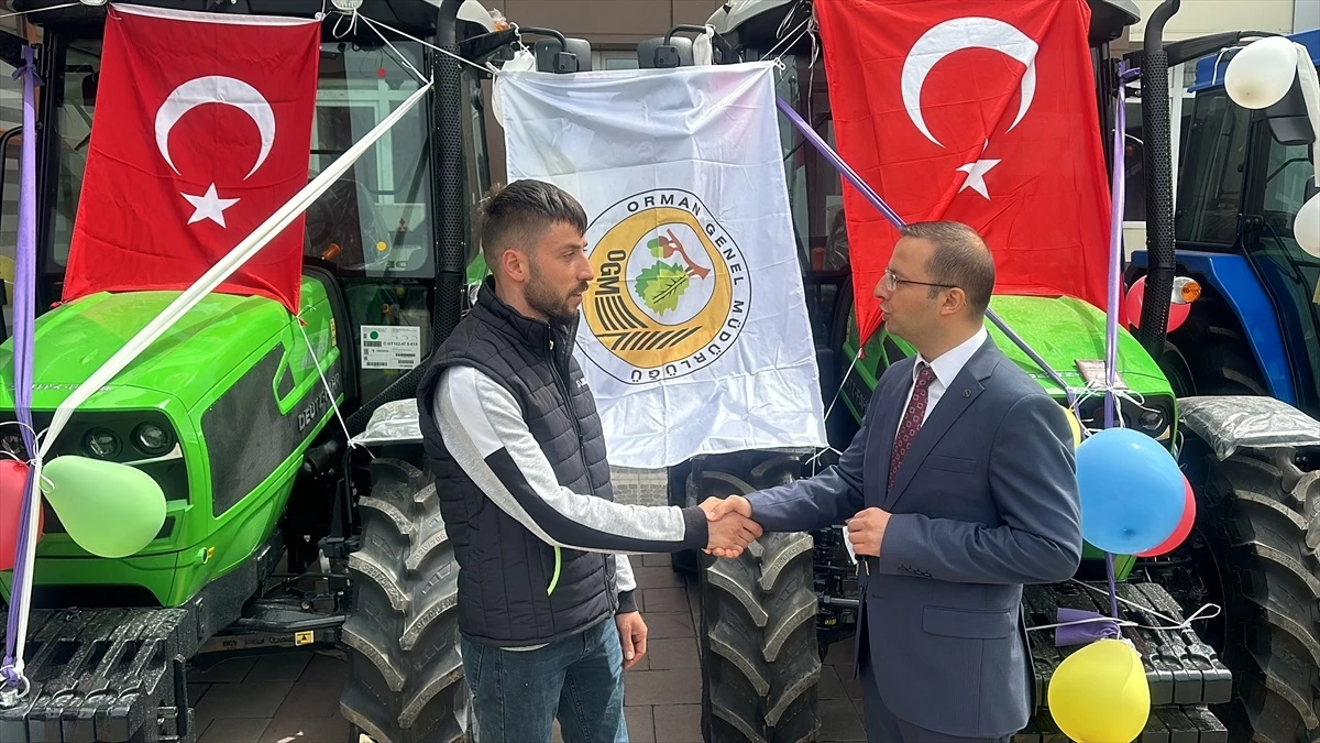 İnebolu'da ORKÖY Projesi Kapsamında Araçlar Çiftçilere Teslim Edildi