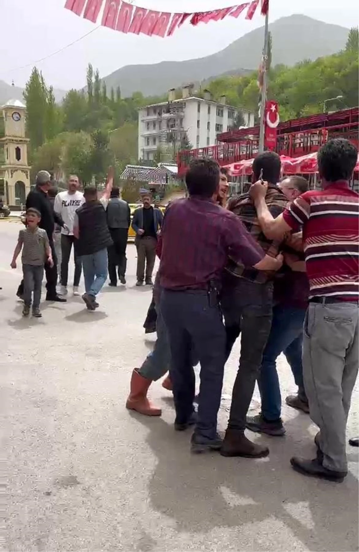 Erzurum İspir'de Husumetli İki Grup Arasında Kavga