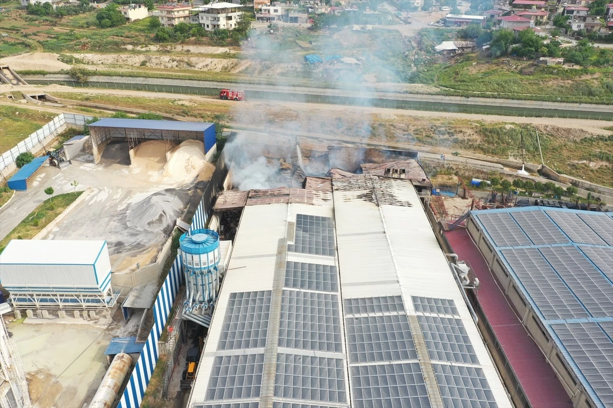 Kahramanmaraş'ta Ahşap Fabrikasında Çıkan Yangın Kontrol Altına Alındı
