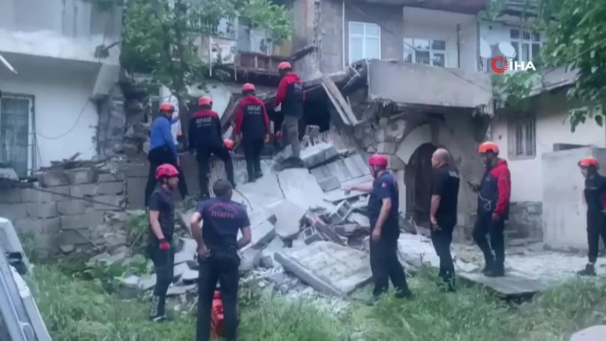 Kahramanmaraş'ta iki katlı metruk ev çöktü