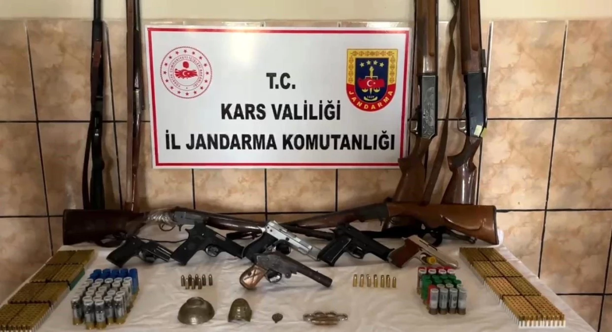 Kars’ta silah ve tarihi eser kaçakçılarına operasyon düzenlendi