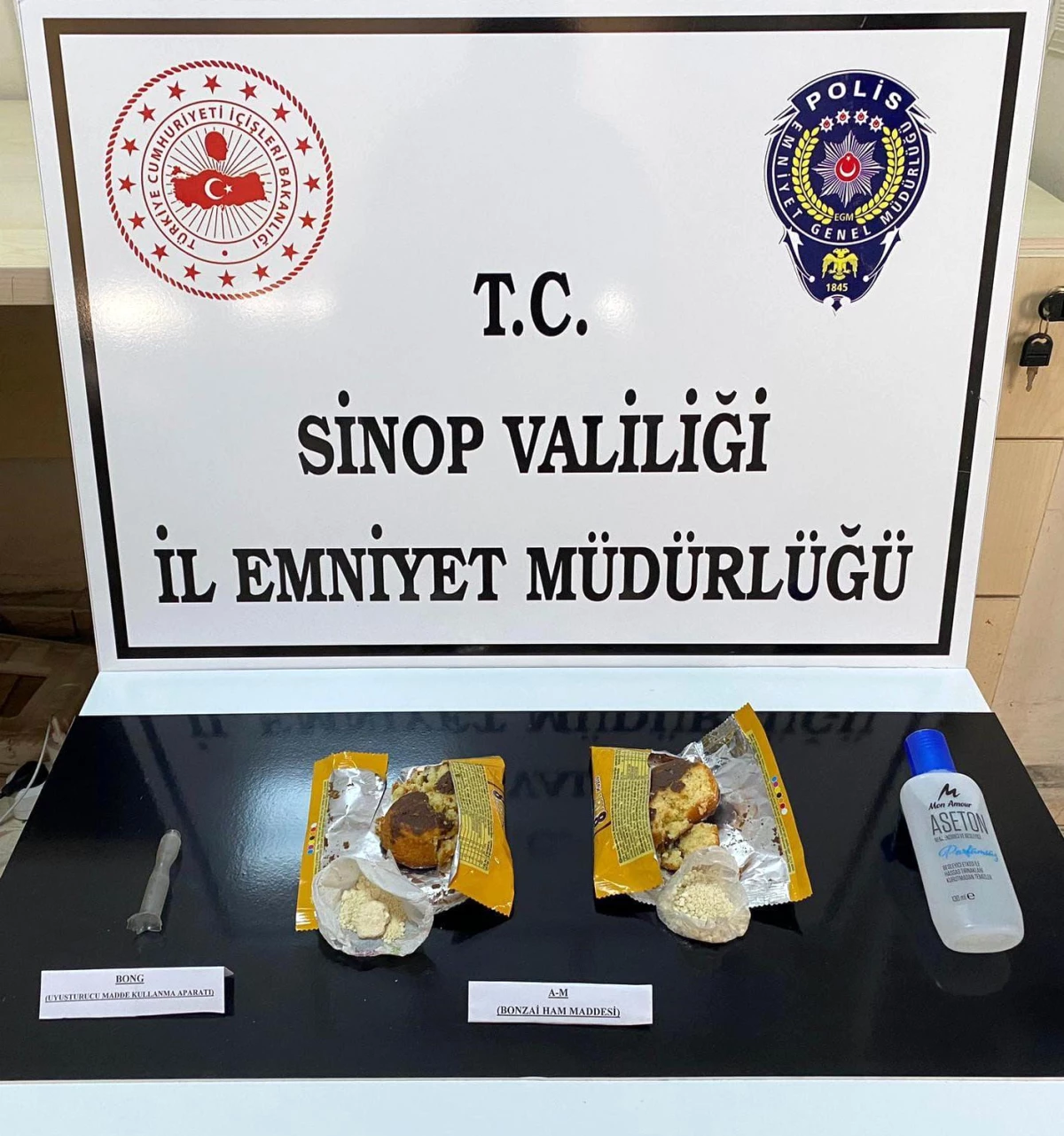 Sinop'ta kek paketlerinde bonzai ele geçirildi