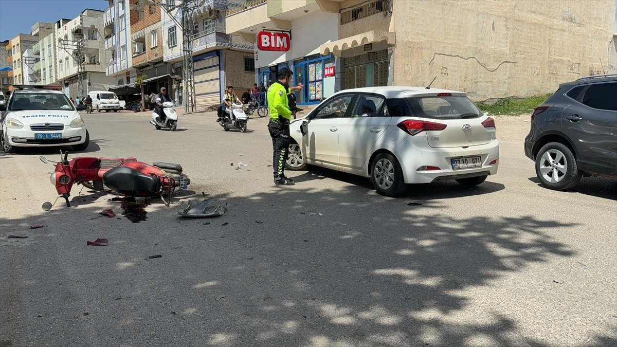 Kilis'te Otomobil ile Motosiklet Çarpışması: 1 Yaralı
