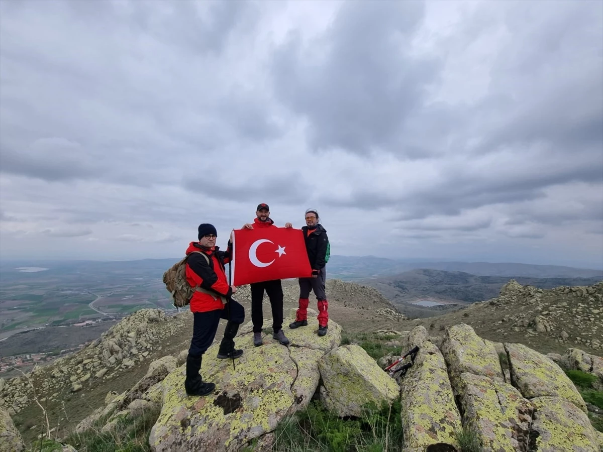 Kırşehirli Dağcılar Baran Dağları’na Türk Bayrağı Açtı