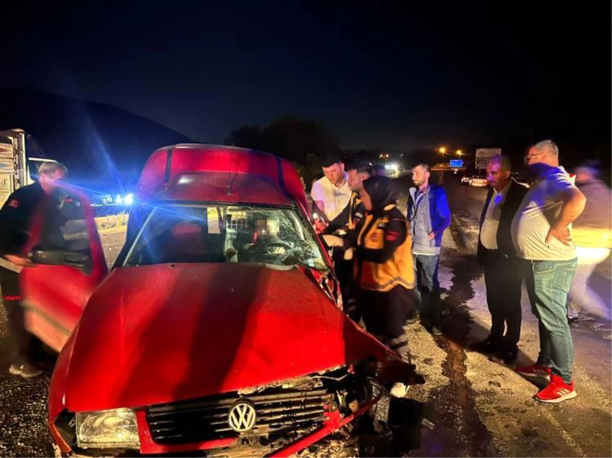 Malatya'da kamyon ve ticari araç çarpıştı: 2 yaralı