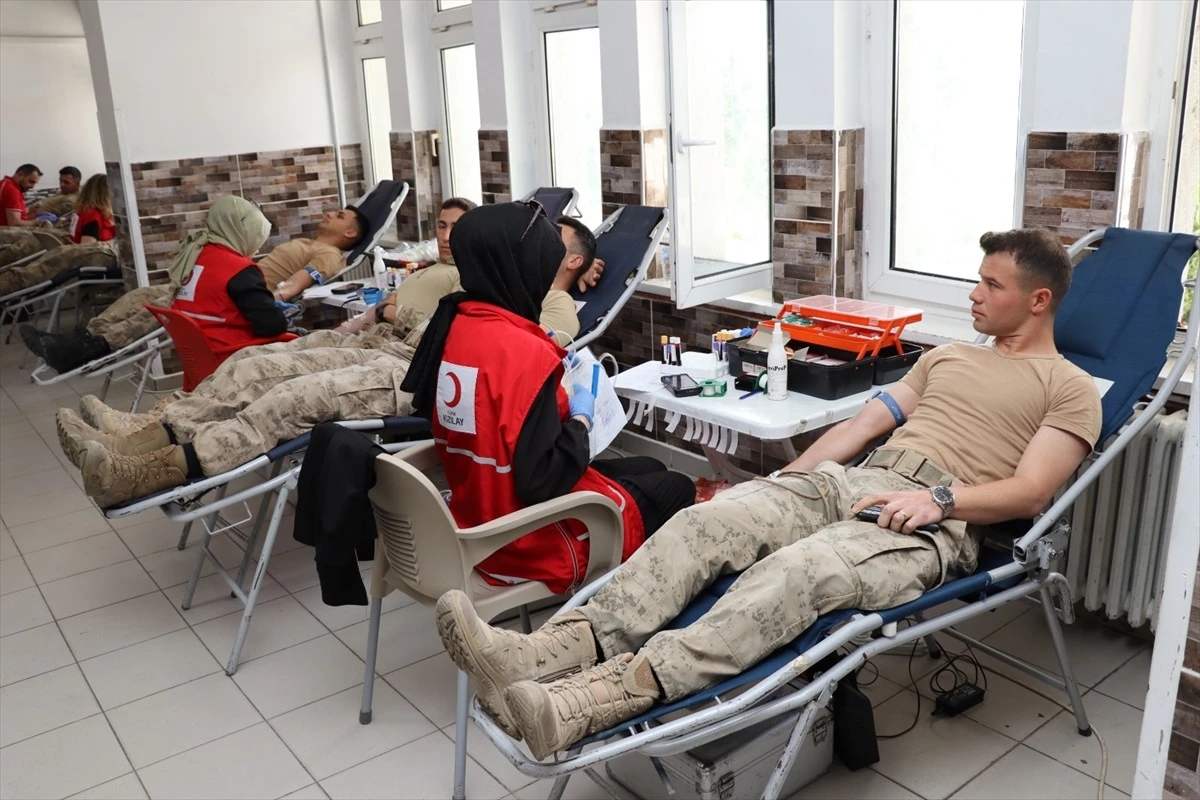 Safranbolu Jandarma Komando Eğitim Alay Komutanlığında Kan ve Kök Hücre Bağışı Kampanyası Düzenlendi