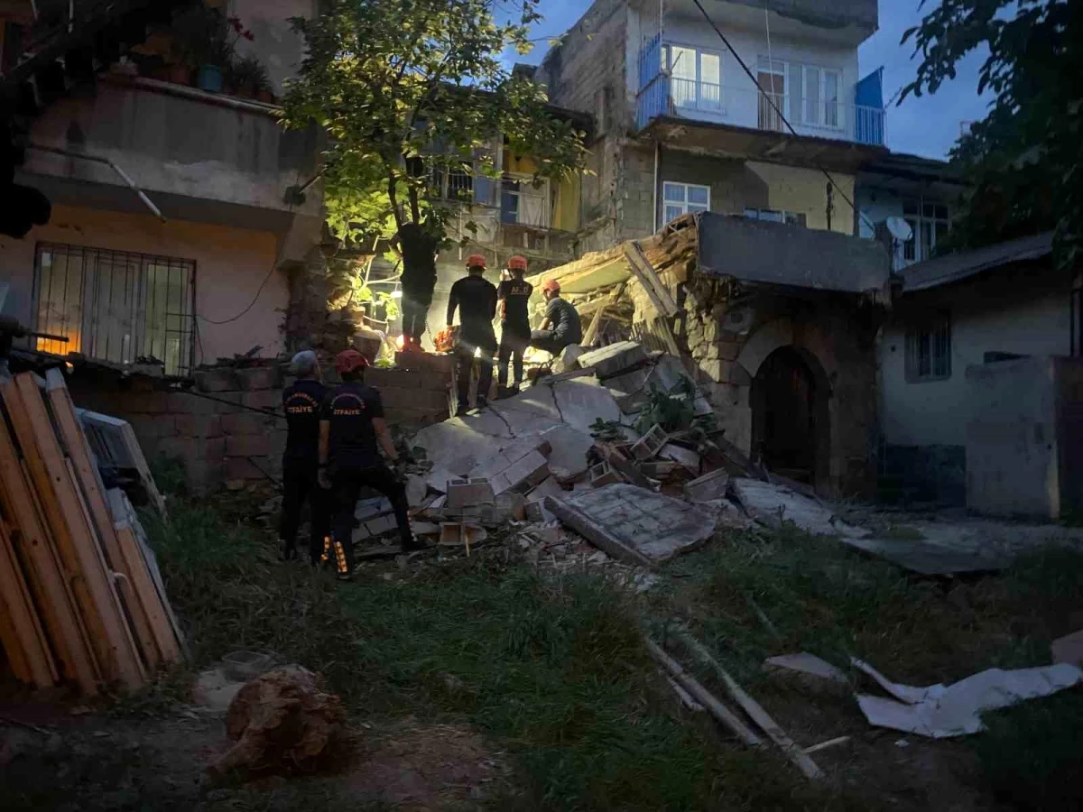Kahramanmaraş’ta Metruk Bina Çöktü: Vatandaşlar Korku Dolu Anları Anlattı