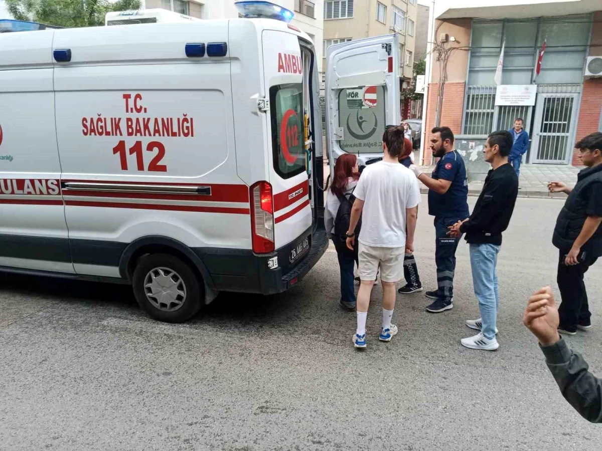 Eskişehir'de Motosiklet-Bisiklet Kaza: 2 Yaralı