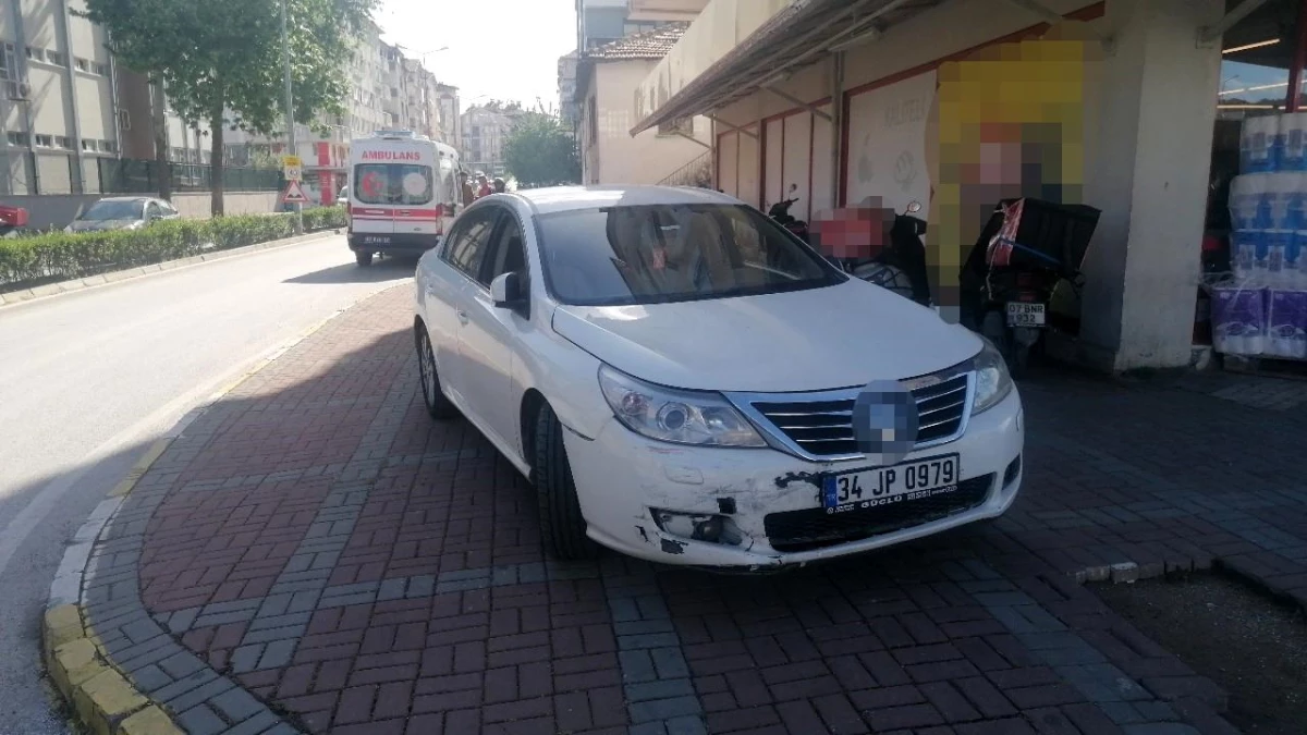 Antalya’da otomobil ile motosiklet çarpıştı, sürücü yaralandı