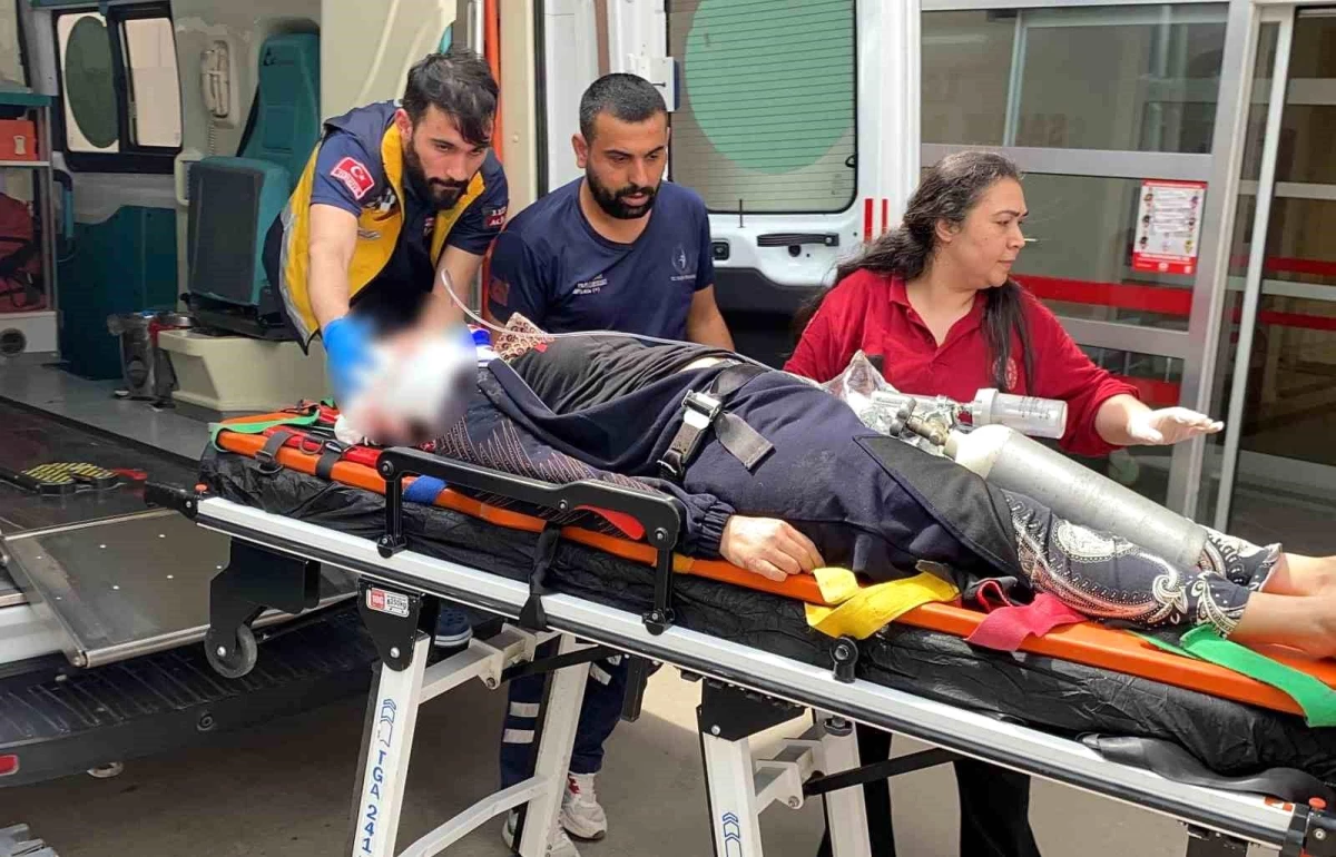 Adıyaman'da Motosiklet Kazası: Kadın Ağır Yaralandı