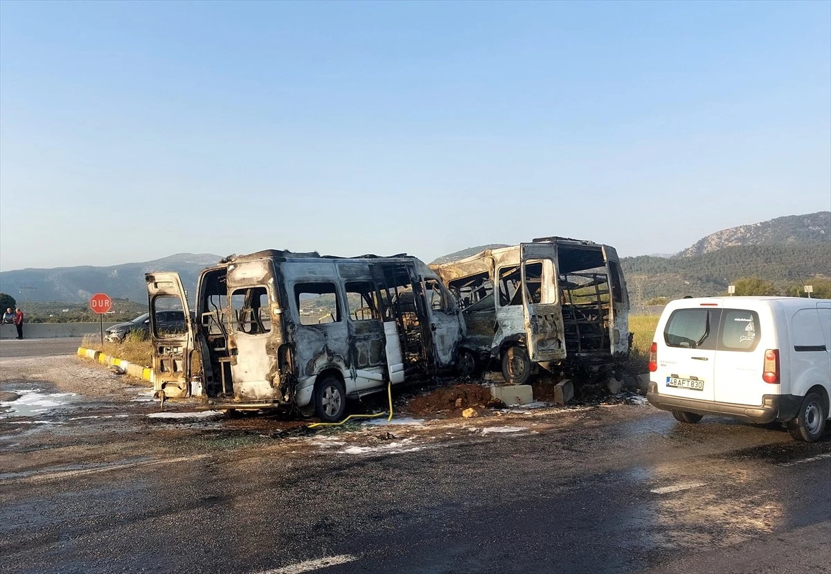 Muğla’da Minibüslerin Çarpışması Sonucu 14 Kişi Yaralandı