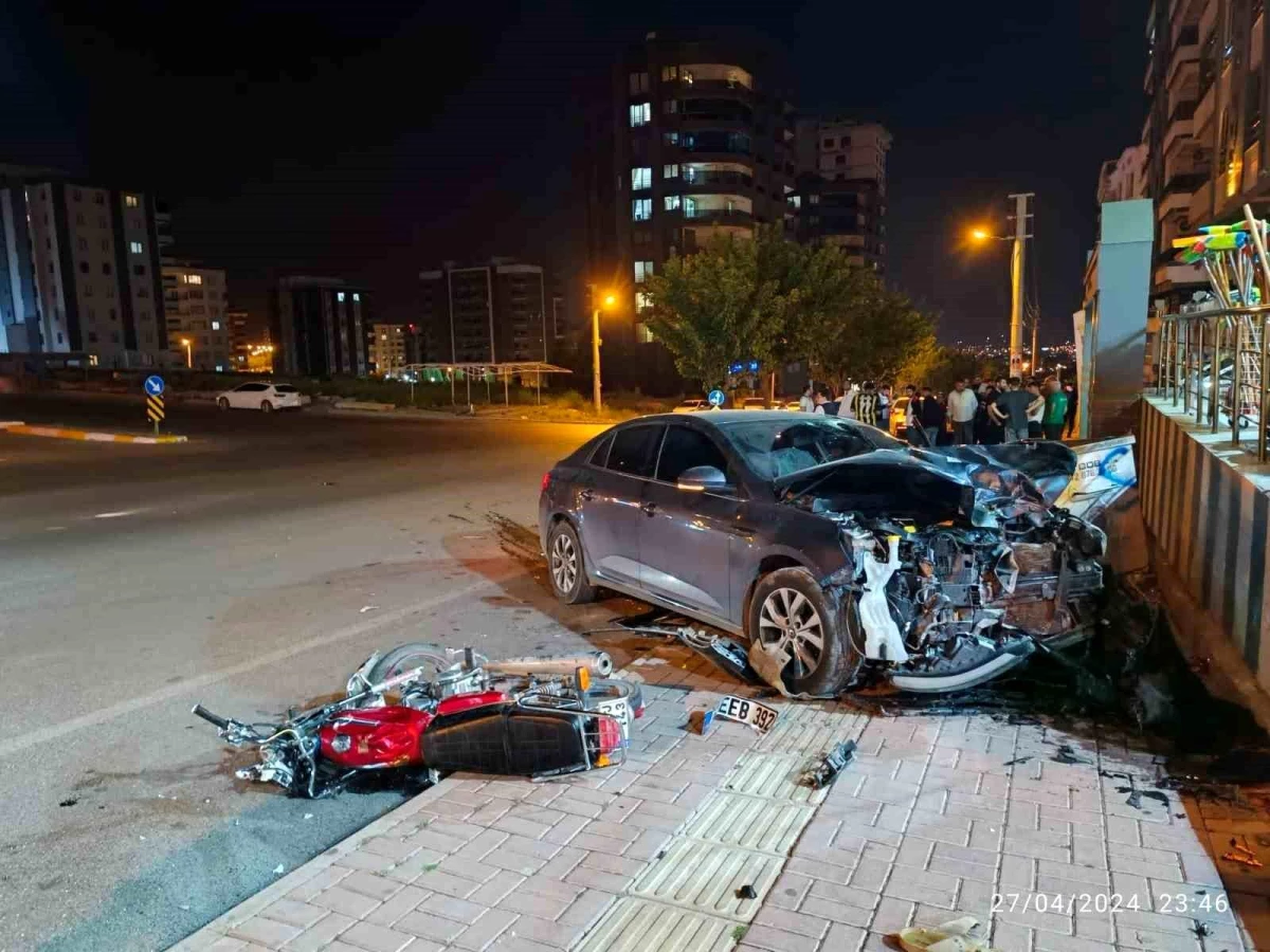 Şanlıurfa’da otomobil ile motosikletin çarpışması sonucu 1 kişi yaralandı