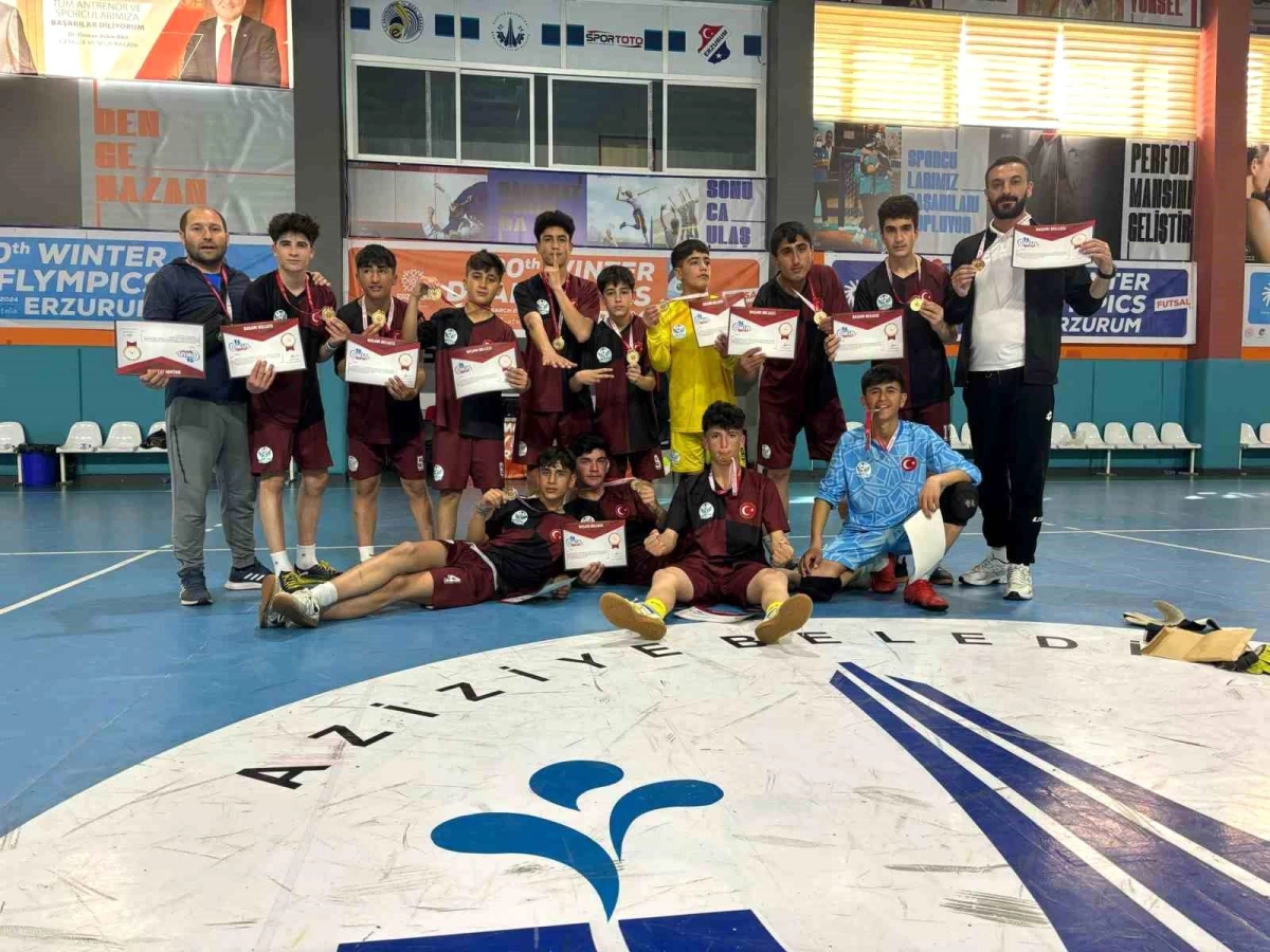 Ağrı’dan Okul Sporları Yıldız Erkekler Futsal Bölge Müsabakalarında birincilik