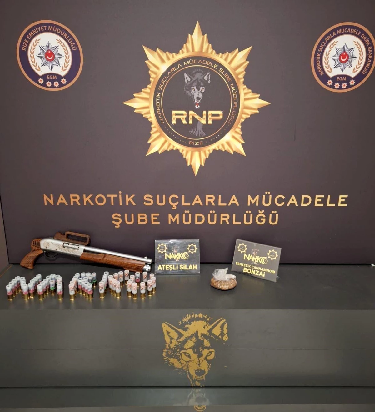 Rize'ye uyuşturucu madde getirmeye çalışan 2 şahıs tutuklandı