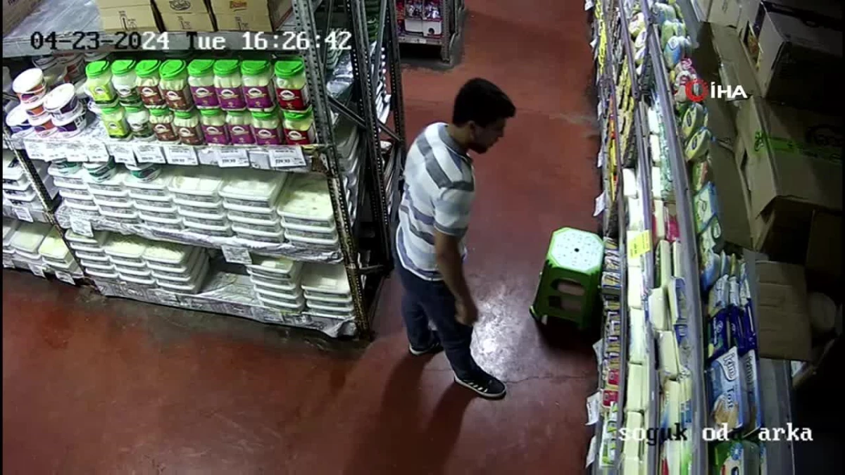 Şanlıurfa'da markette kaşar hırsızlığı kamerada