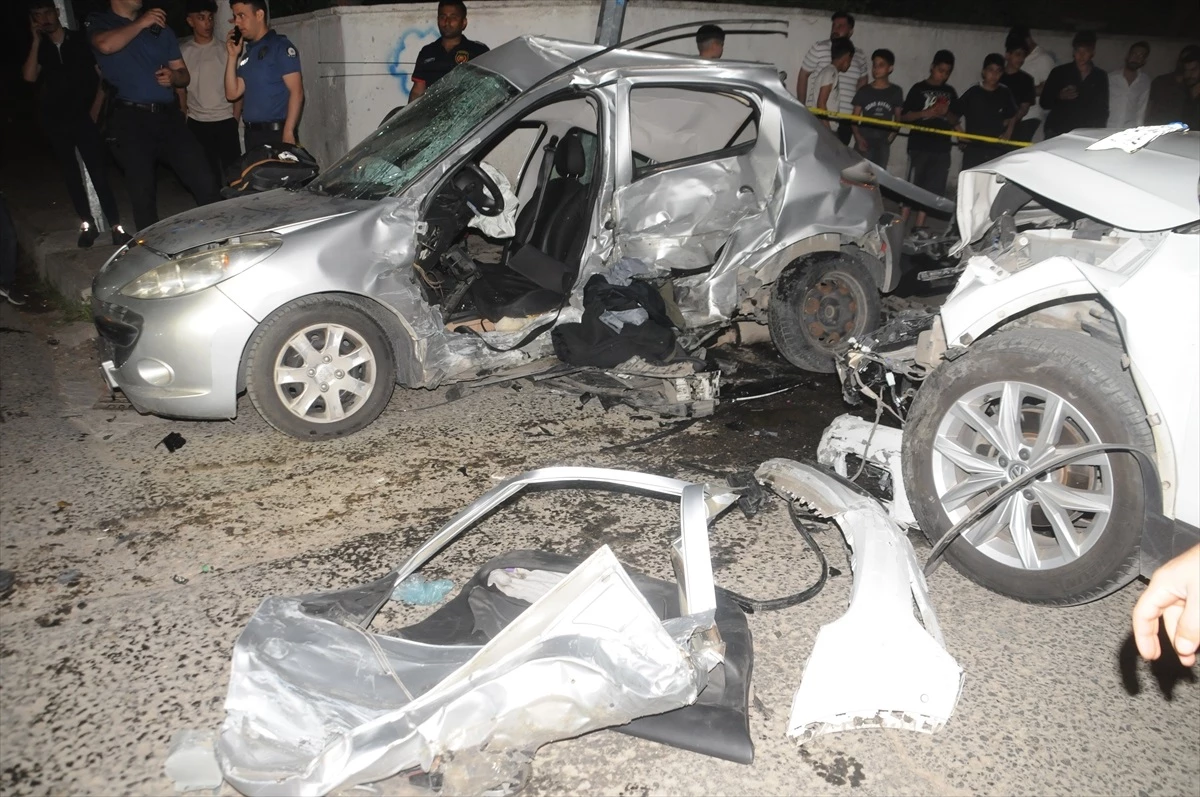 Cizre’de Otomobil Çarpışması: 3 Kişi Yaralandı