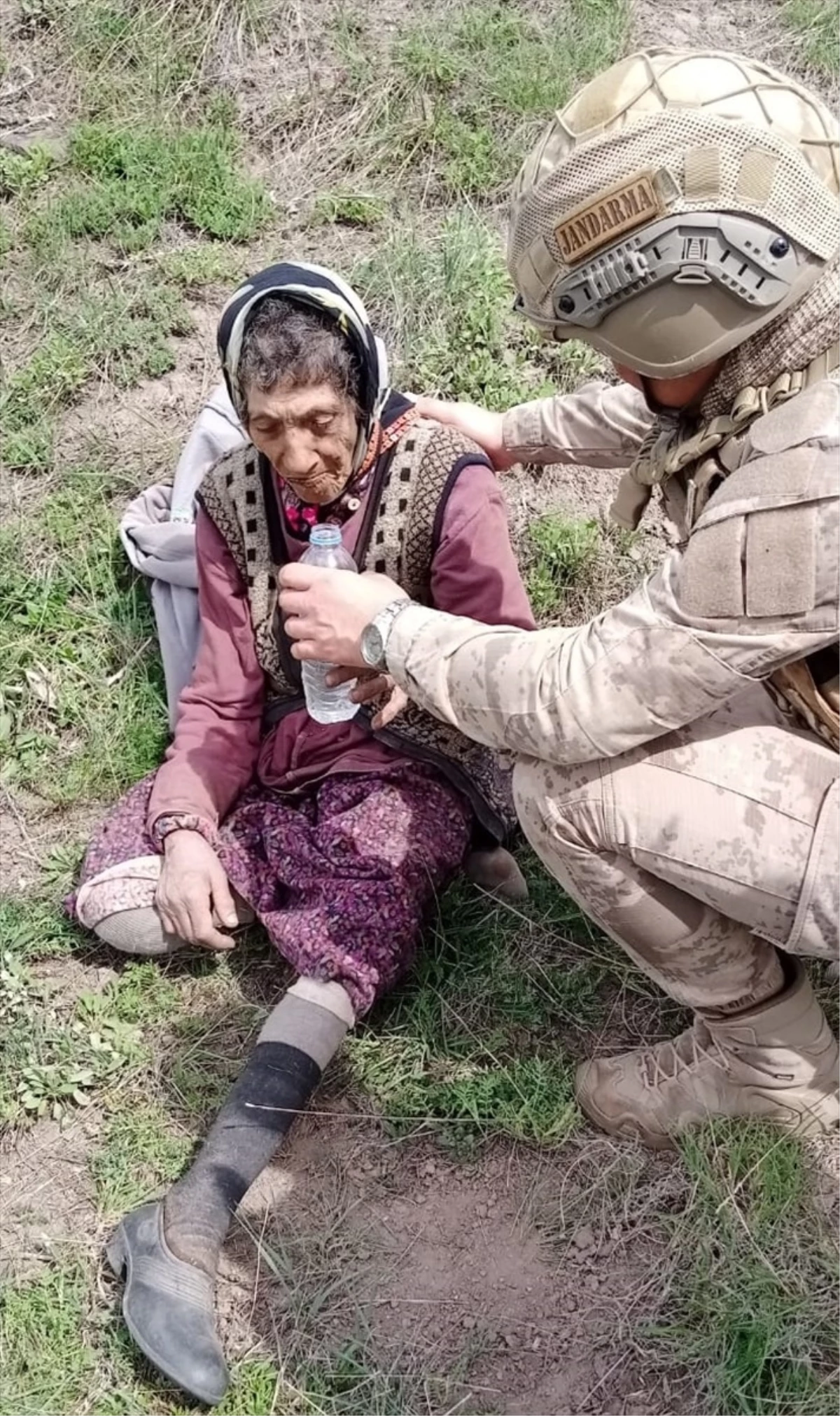 Sivas’ta kaybolan zihinsel engelli yaşlı kadın arazide baygın halde bulundu