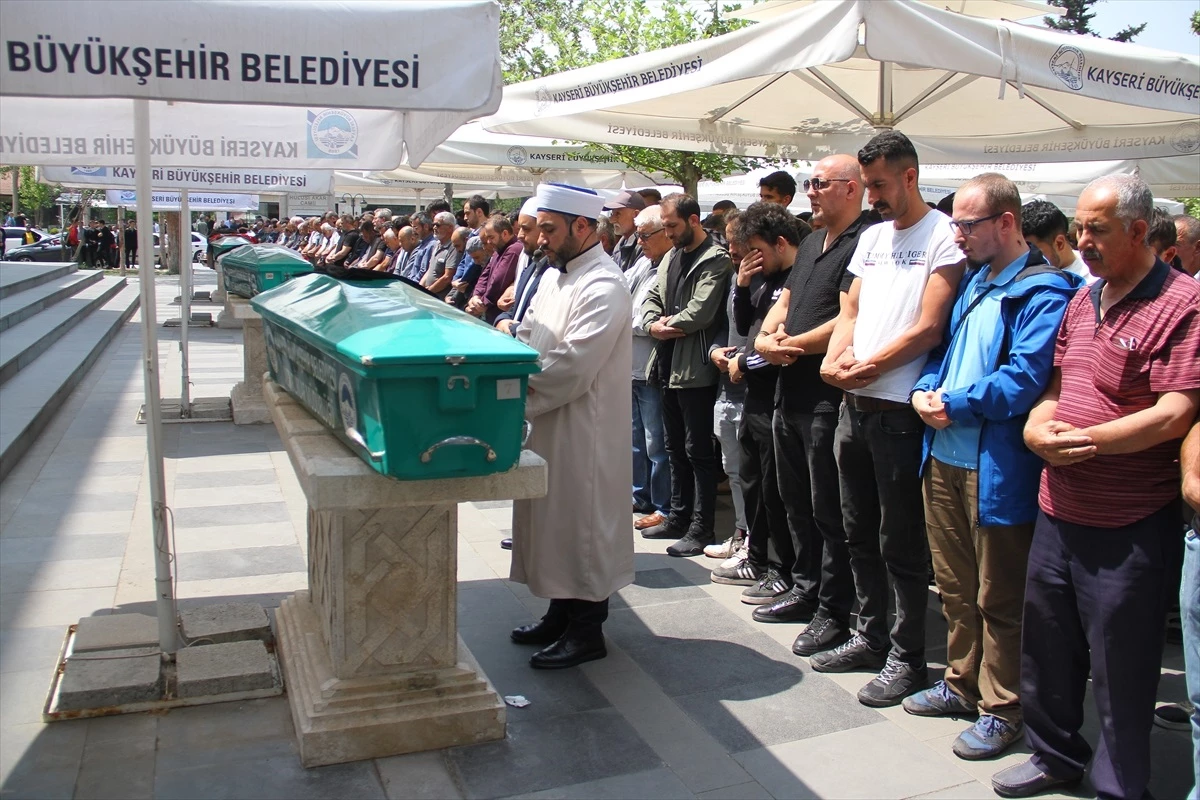 Sosyal medya fenomeni Neşet Turan’ın cenazesi Kayseri’de defnedildi