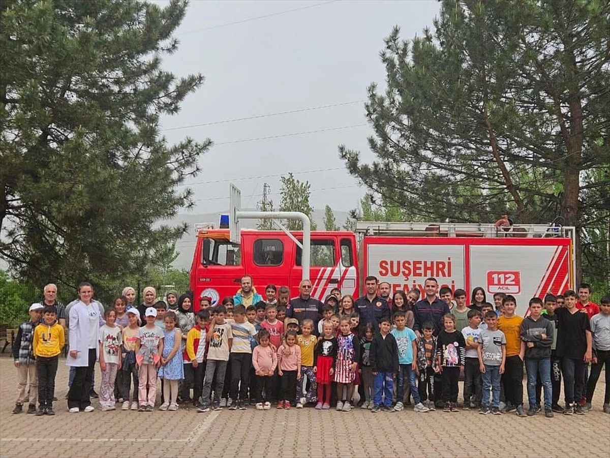 Sivas’ın Suşehri ilçesinde öğrencilere yangın ve deprem eğitimi verildi