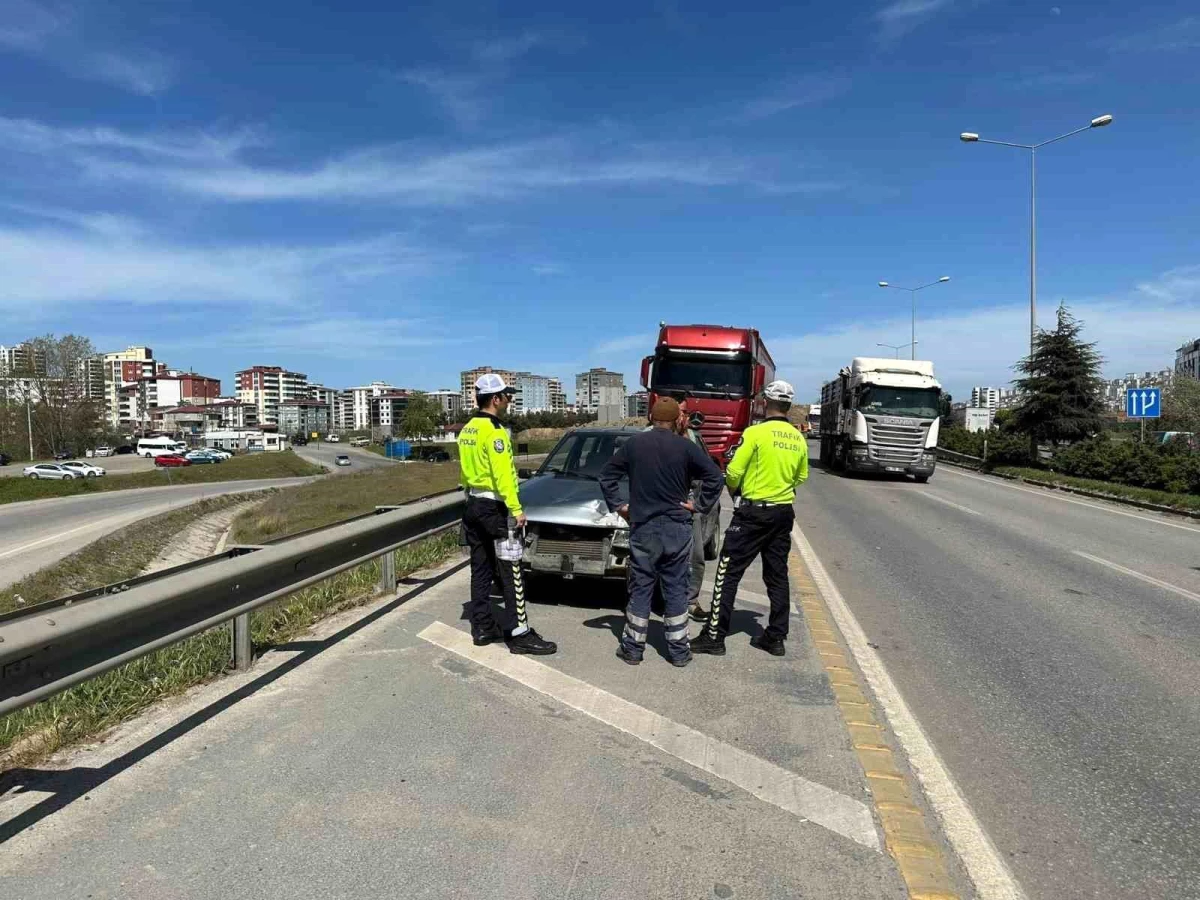 Samsun’da tır ile otomobilin çarpıştığı trafik kazası maddi hasarla atlatıldı