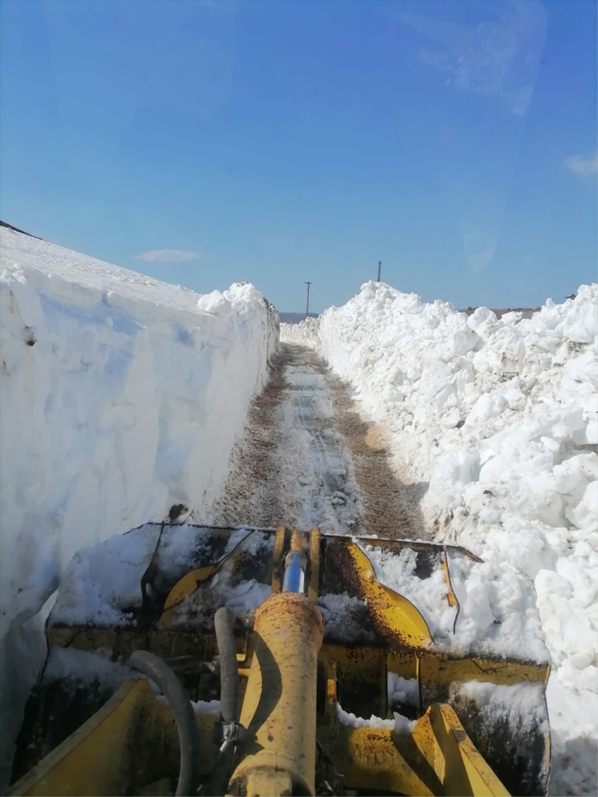 Trabzon'da kar nedeniyle yayla yolları ulaşıma açılıyor