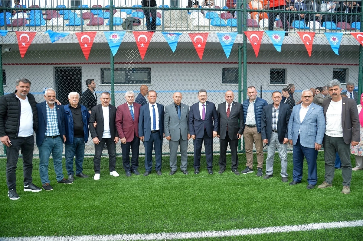Trabzon’un Faroz Futbol Sahası Yenilenerek Hizmete Açıldı