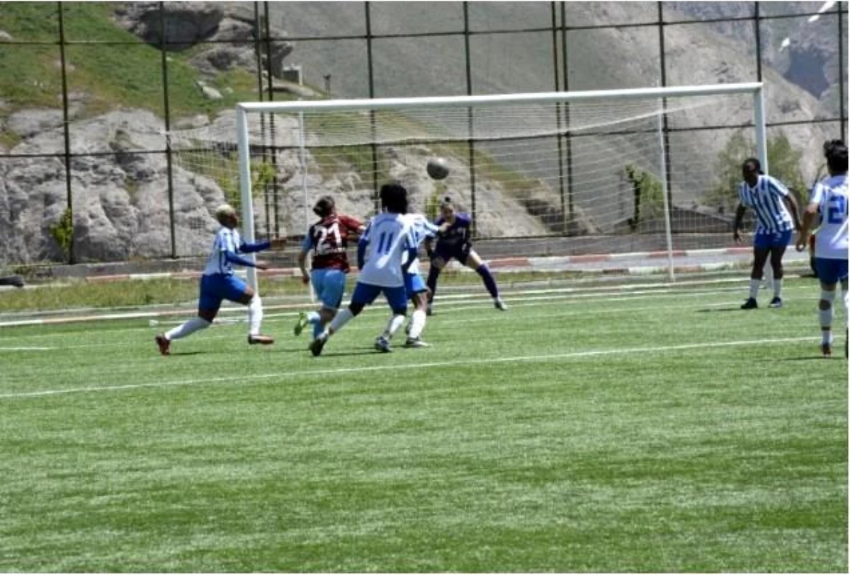 Hakkarigücü Kadın Futbol Takımı Trabzonspor'u 6-2 Mağlup Etti