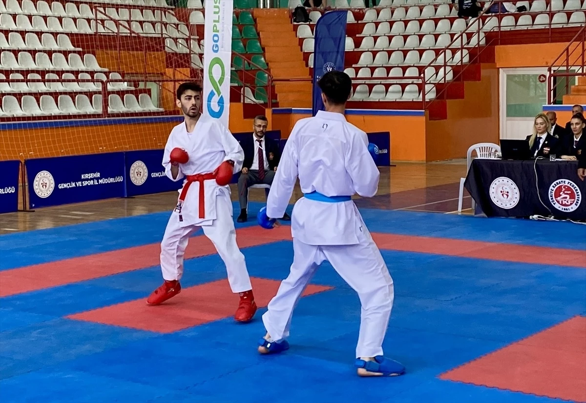 ÜNİLİG Karate Türkiye Şampiyonası Kırşehir'de Tamamlandı