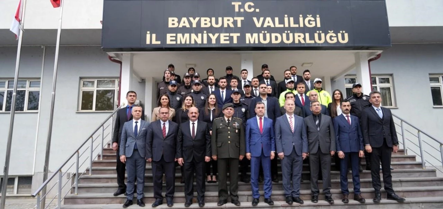 Bayburt Valisi Mustafa Eldivan, Emniyet ve Jandarma Ekiplerini Ziyaret Etti