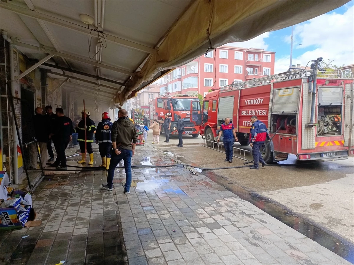 Yozgat Yerköy’de bir markette çıkan yangın söndürüldü