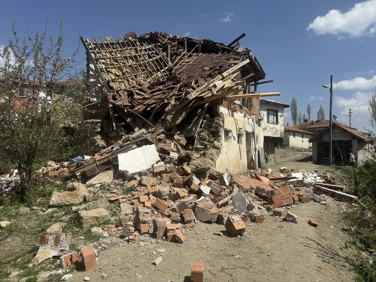 Yozgat’ta deprem sonrası hasar tespiti yapıldı