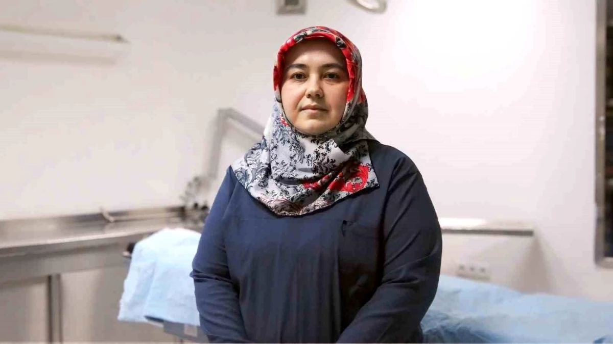 Çankırı'da 23 Yıllık Hemşire Senem Bayrak Yılın Hemşiresi Seçildi