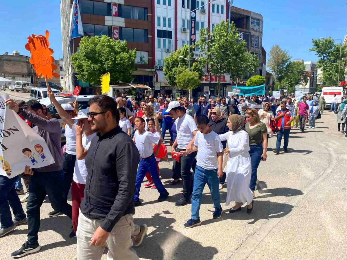 Adıyaman'da Engeliler Haftası Kortej Yürüyüşü Düzenlendi