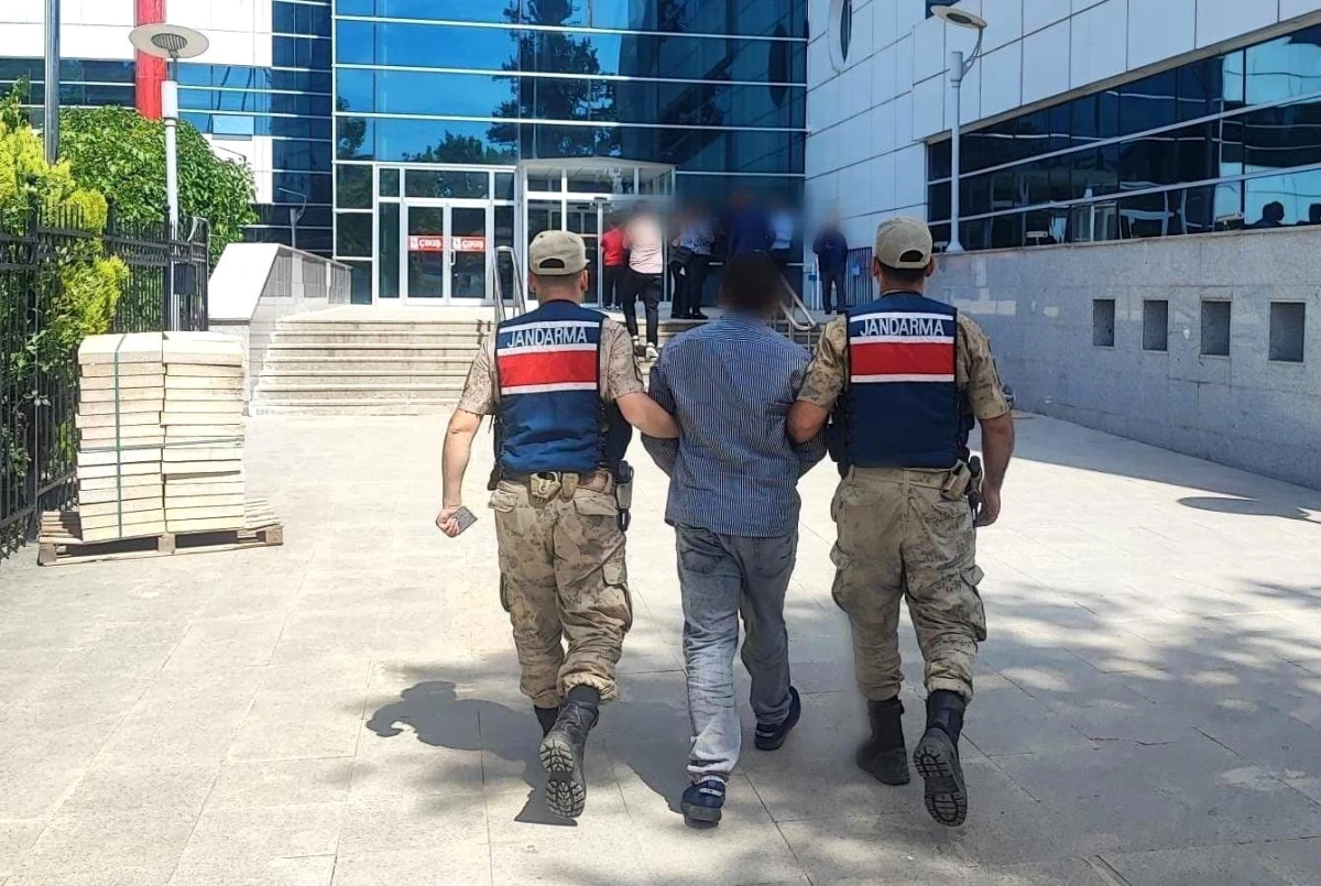 Adıyaman'da Göçmen Kaçakçılığı Operasyonu: 5 Şahıs Yakalandı