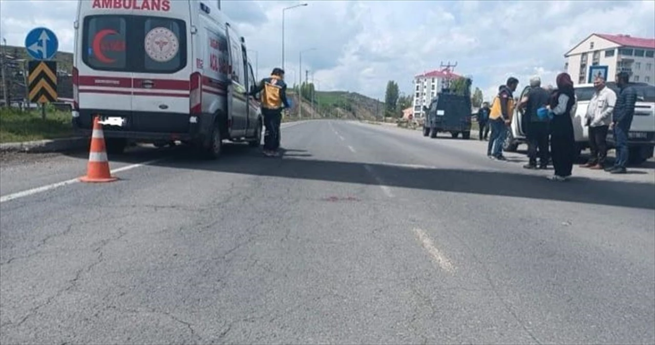 Eleşkirt'te Ambulansın Çarptığı Kişi Ağır Yaralandı